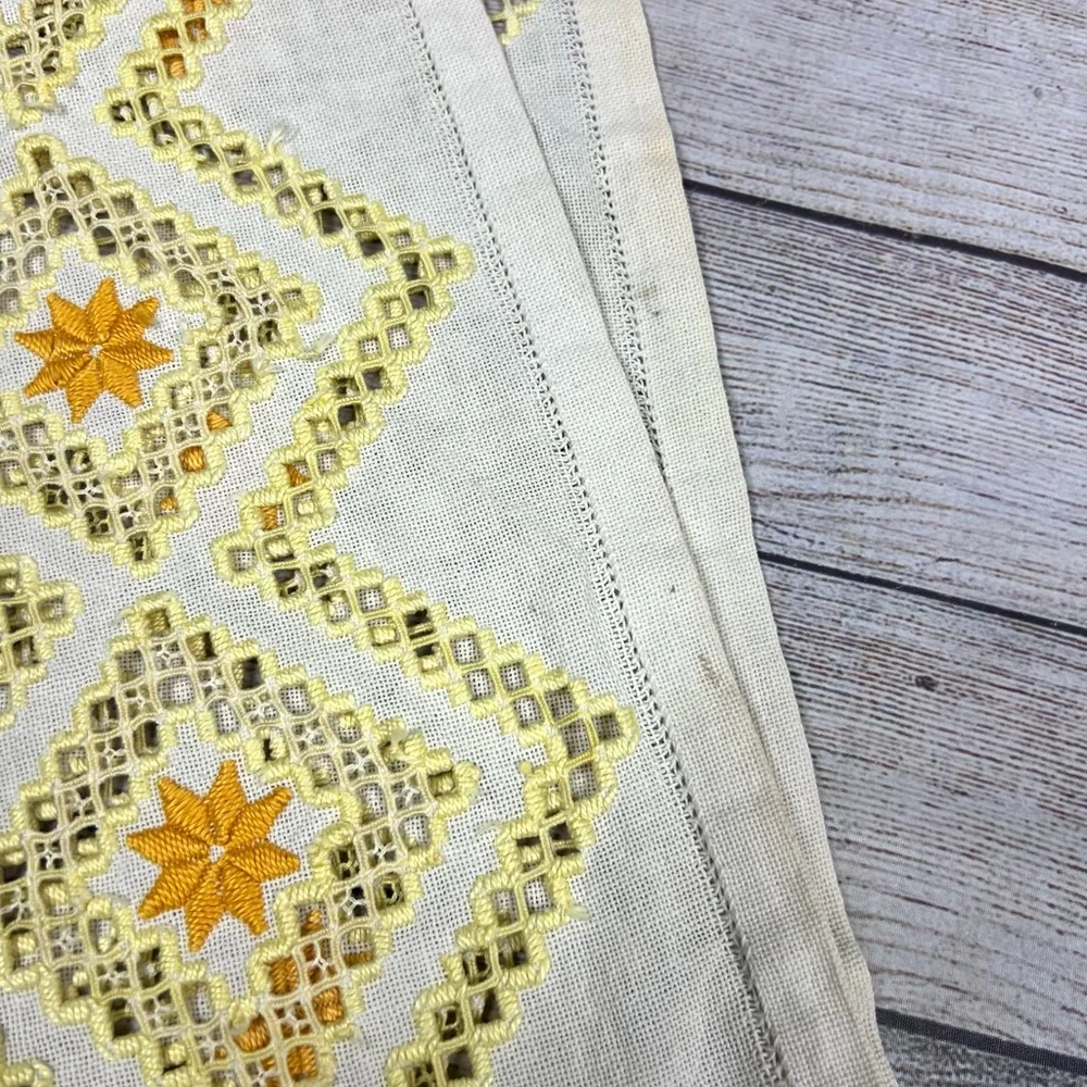 Vintage Handmade Floral Embroidered Table Runner Grandmacore Cottagecore